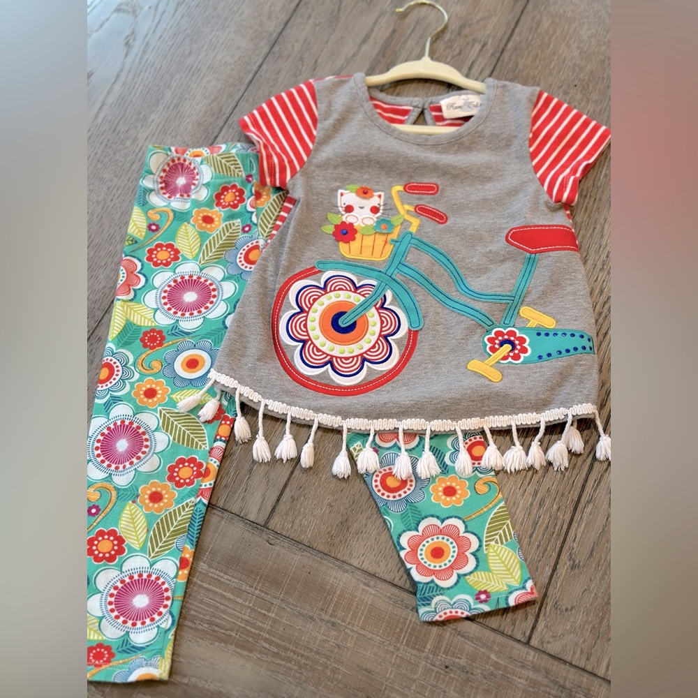 WORN ONCE: Rare Editions Fringed Appliqué w/Teardrop Back Closure & Leggings